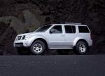 Nissan Pathfinder Arctic Trucks 2004 года